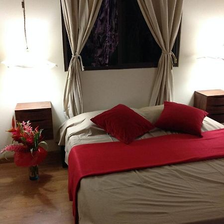 Royal Vai Hotel Faaa Exterior photo
